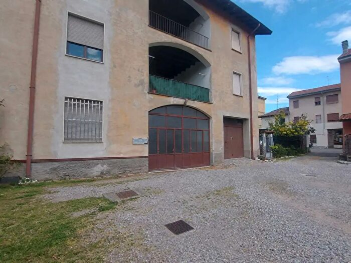 Appartamento bilocale in vendita in Via I Maggio, Ceriano Laghetto