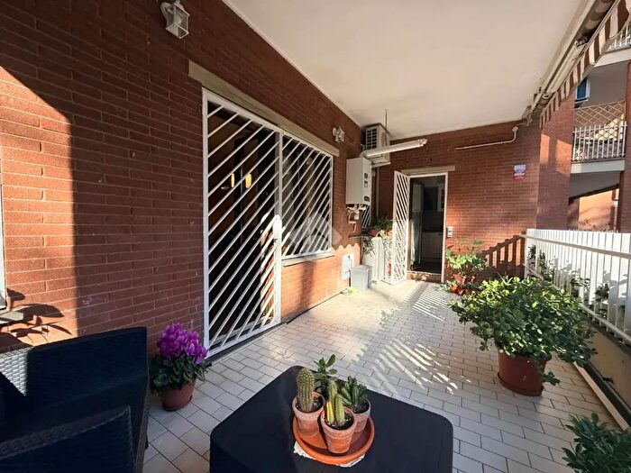 Appartamento quadrilocale in vendita in Via Giuseppe Taverna, Roma