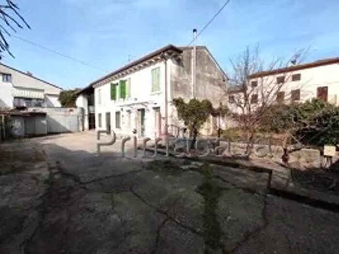 Casa quadrilocale in vendita in Via Mascagni, Castel DAzzano