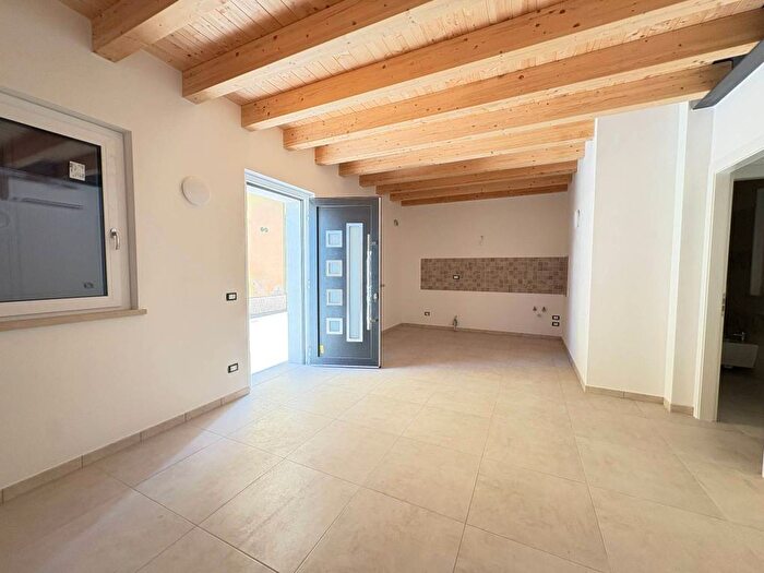 Casa quadrilocale in affitto in Via Brazze, Castiglione, Verona