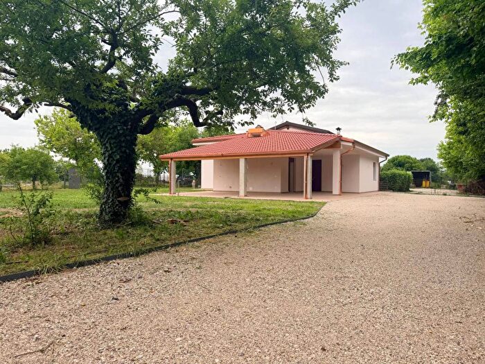 Casa con 5 locali in affitto in Bolzano Vicentino