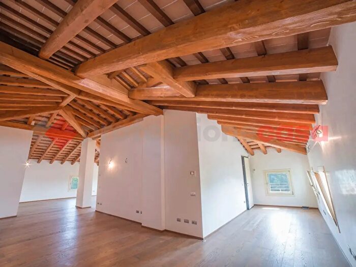 Appartamento quadrilocale in vendita in Via Re di Puglie, Stra