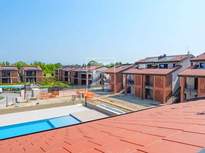 Appartamento trilocale in vendita in Via Marzan, Peschiera Del Garda