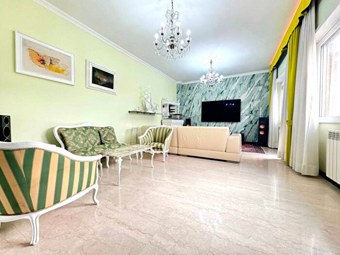 Casa quadrilocale in affitto in Via Savignone, Torrevecchia, Roma