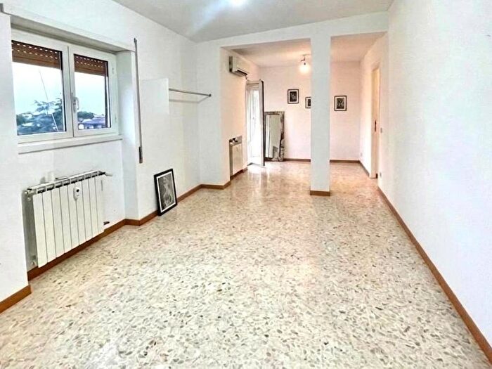 Casa bilocale in affitto in Via di Villa Maggiorani, Gemelli Pineta Sacchetti, Roma
