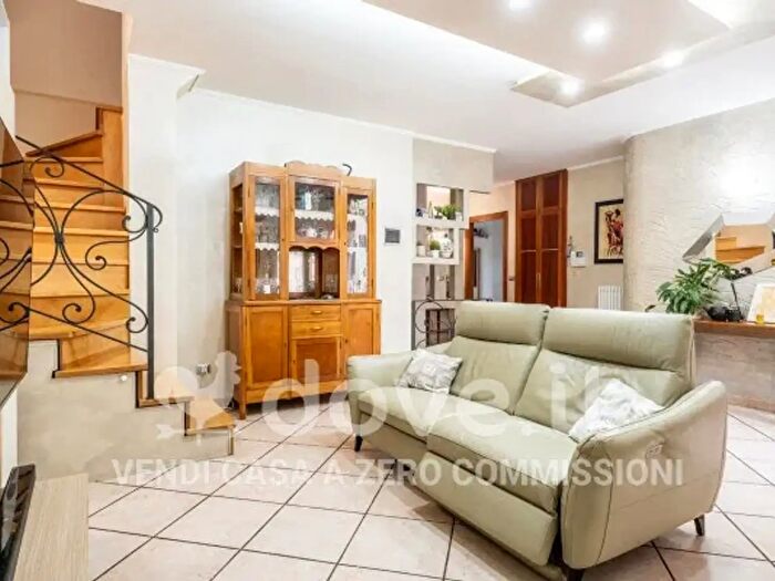 Appartamento trilocale in vendita in Via Carlo Levi, Venosa