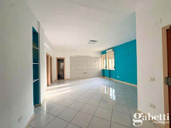 Appartamento trilocale in affitto in VIA VITTORIO IMBRIANI, Centro, Pomigliano dArco