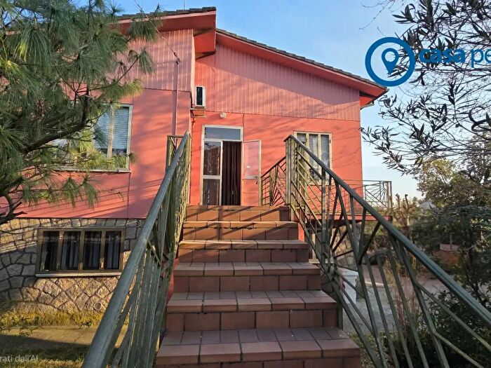 Casa quadrilocale in vendita in Via Curtatone, Rovigo