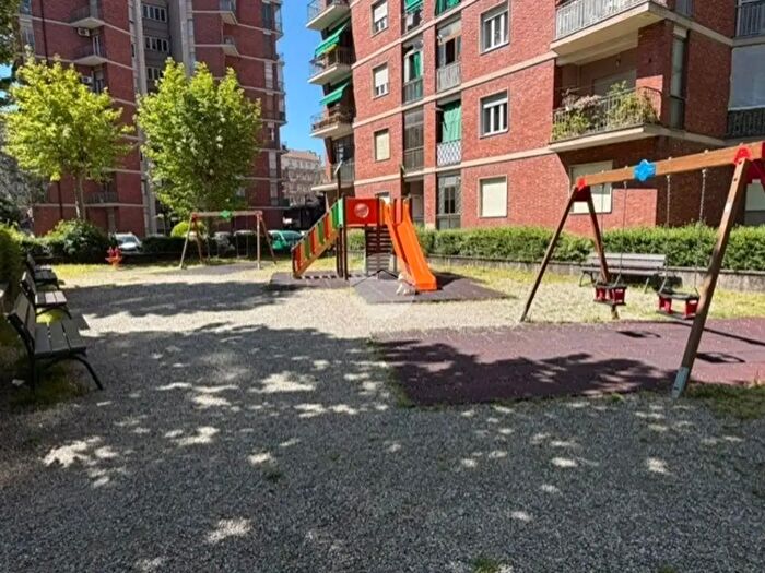 Appartamento quadrilocale in vendita in Via Sospello, Torino