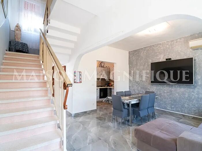 Casa con 5 locali in vendita in Via Tre Dicembre, Riva del Po