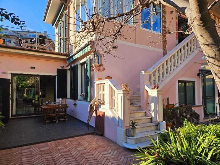 Casa bilocale in affitto in Via Santa Chiara, Sanpierdicanne, Chiavari