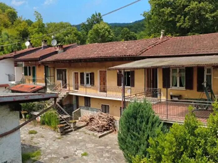 Casa con 6 locali in vendita in Strada Comba, Bricherasio