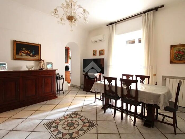 Appartamento trilocale in vendita in Salita Arenella, Napoli