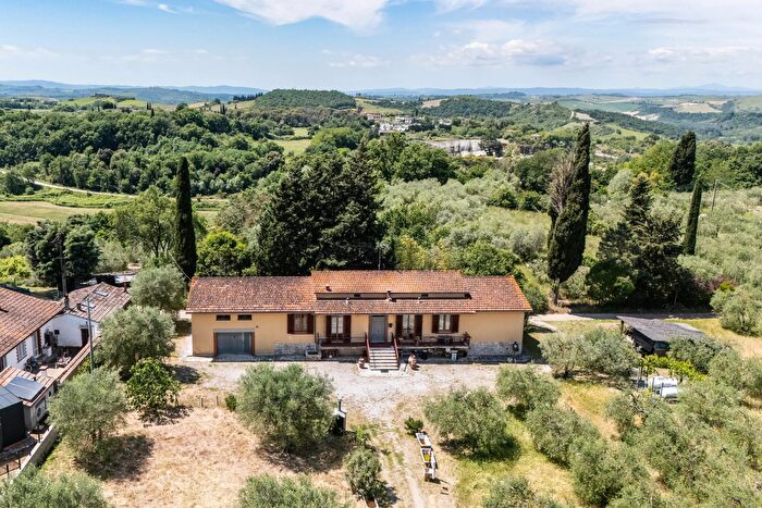 Casa con 15 locali in vendita in Via degli Interrati, Rapolano Terme