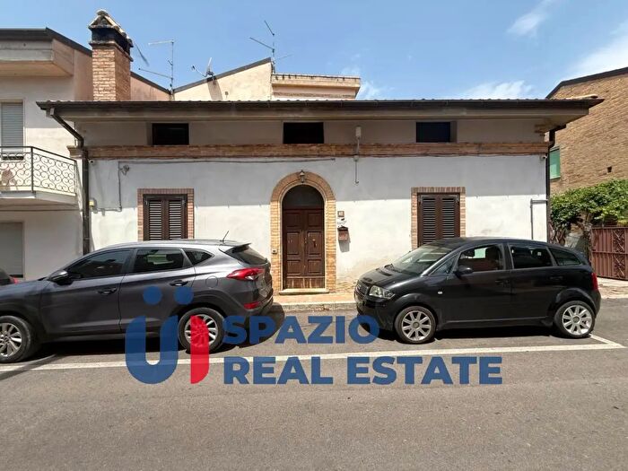 Casa con 5 locali in vendita in Via Giuseppe Mazzini, Cappelle Sul Tavo