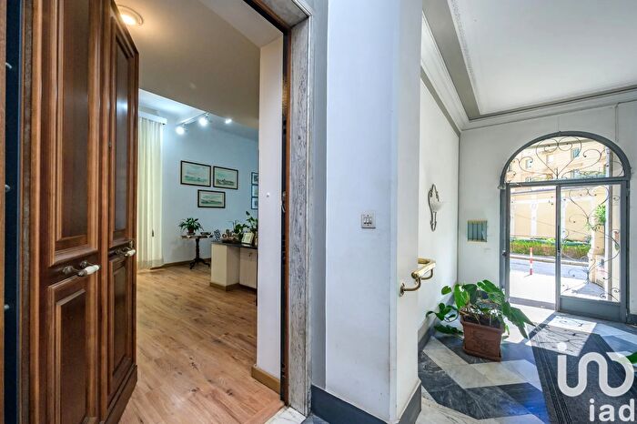 Appartamento con 8 locali in vendita in Via Gropallo, Genova