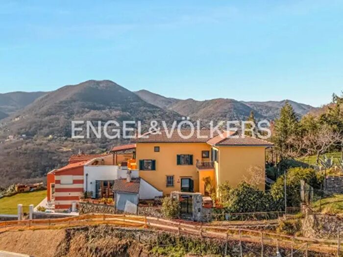 Casa con 6 locali in vendita in Via Viseggi, La Spezia