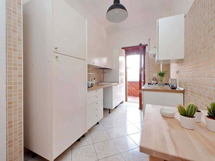 Appartamento trilocale in affitto in Via Montefalco, Furio Camillo, Roma