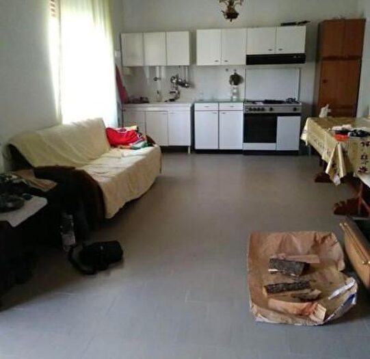 Casa con 6 locali in vendita in Montecreto