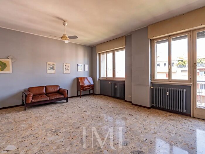 Appartamento quadrilocale in vendita in Via Andrea Solari, Milano