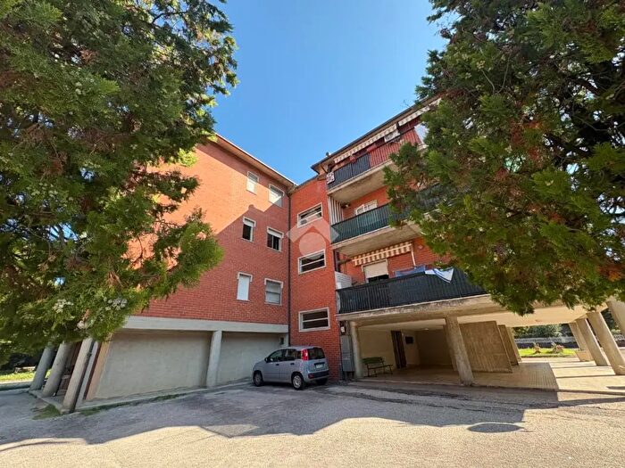 Appartamento quadrilocale in vendita in Via Puglie, Bastia Umbra