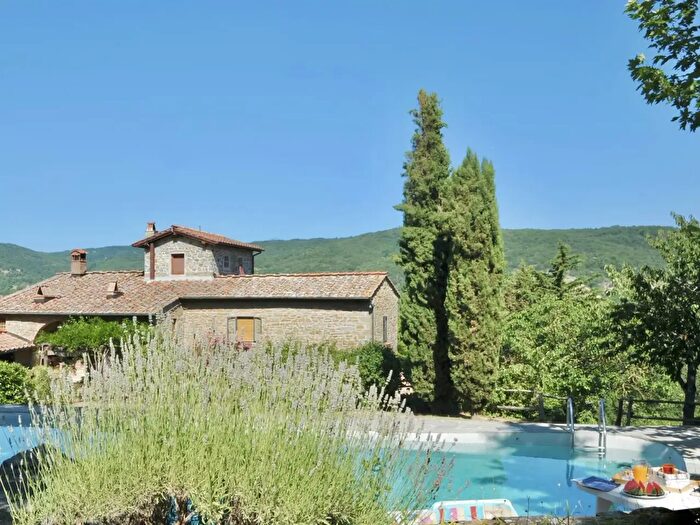 Casa con 15 locali in vendita in Greve In Chianti