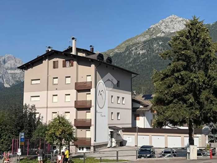 Appartamento trilocale in vendita in Via Paganella, Andalo