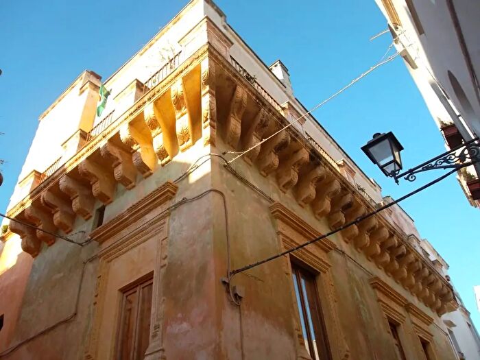 Casa con 7 locali in vendita in Via Ramis, Parabita