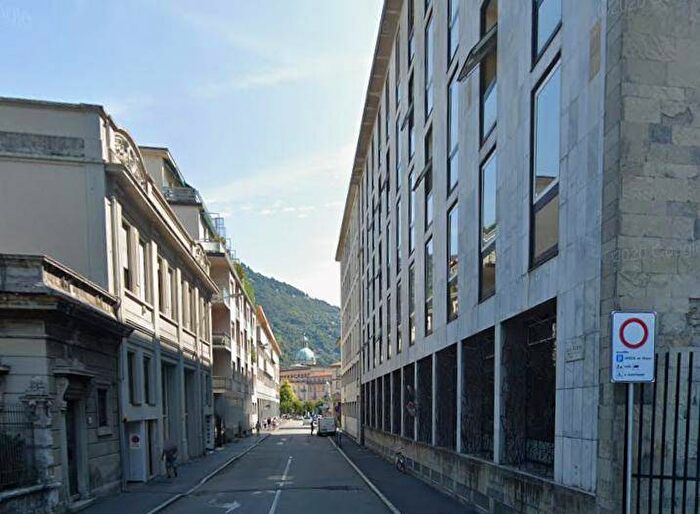 Appartamento bilocale in affitto in Centro Storico, Como