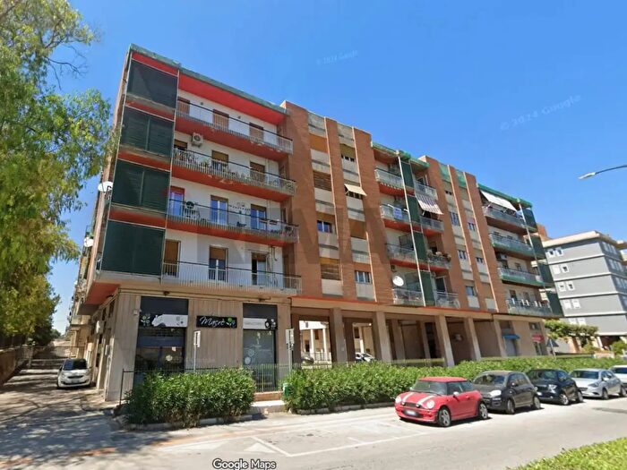 Appartamento con 5 locali in affitto in Viale Teracati, Siracusa