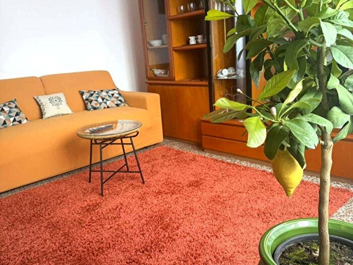 Appartamento bilocale in affitto in Via Armando Diaz, Laveno, LavenoMombello