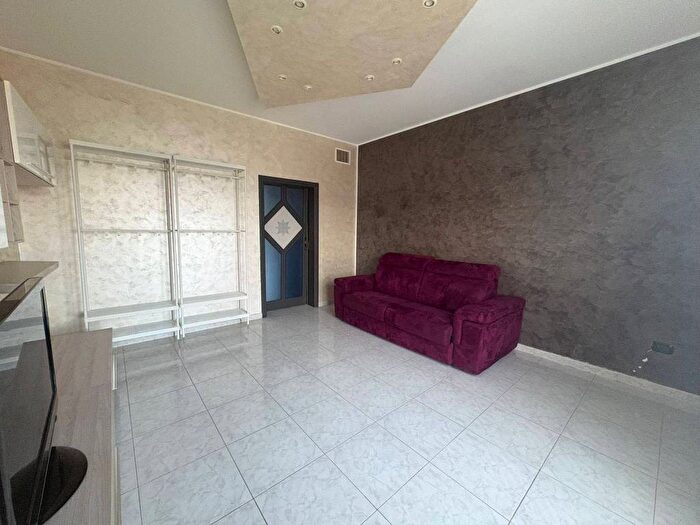 Appartamento trilocale in affitto in Via Agostino De Pretis, Cantalupa San Paolo, Milano