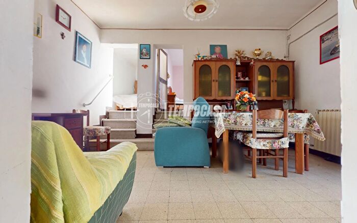 Casa con 5 locali in vendita in Castelfidardo