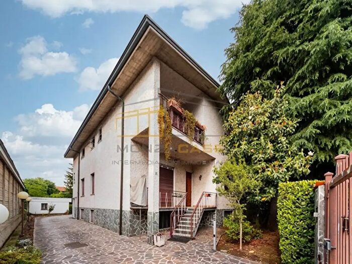 Casa con 6 locali in vendita in Via Sandro Botticelli, Monza