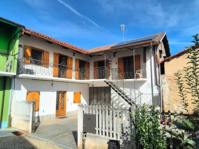 Casa con 6 locali in vendita in Via San Bernardino, Frossasco