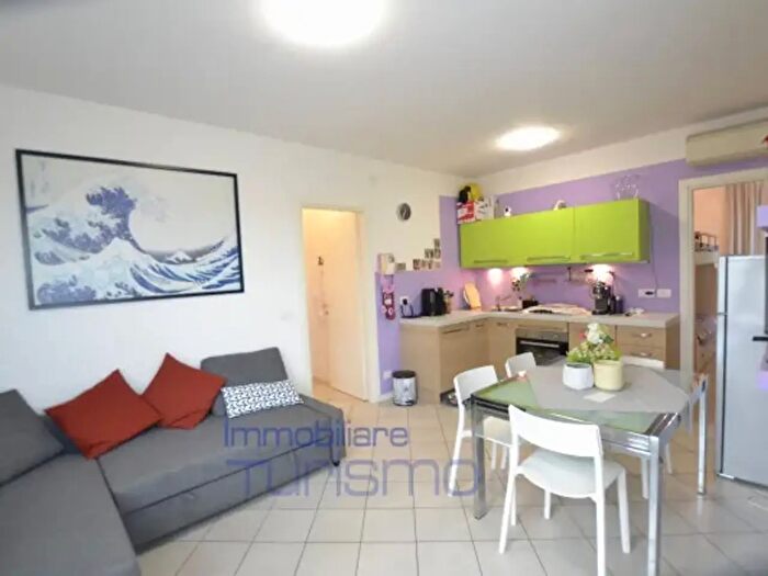 Appartamento trilocale in vendita in Viale Lungorio, Riccione