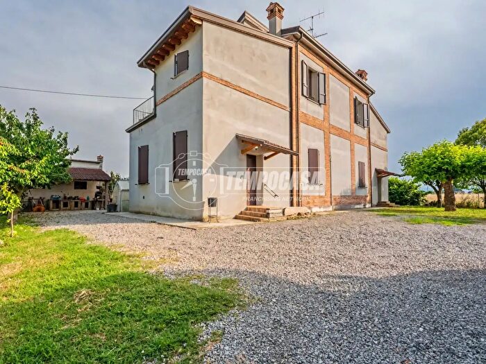 Casa quadrilocale in vendita in Via Casanola, Castel Bolognese
