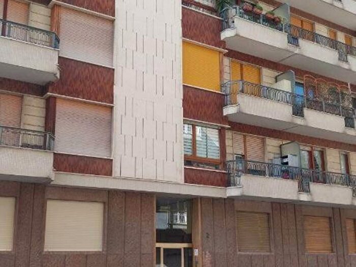 Appartamento trilocale in affitto in Corso Monte Cucco, Pozzo Strada, Torino