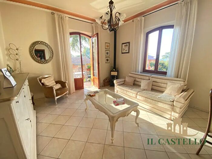 Appartamento quadrilocale in vendita in Via delle Vittorie, Paciano