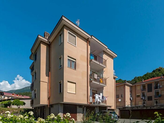 Appartamento bilocale in vendita in Via Crissolo, Paesana