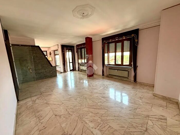 Appartamento con 7 locali in vendita in Via Stupinigi, Vinovo