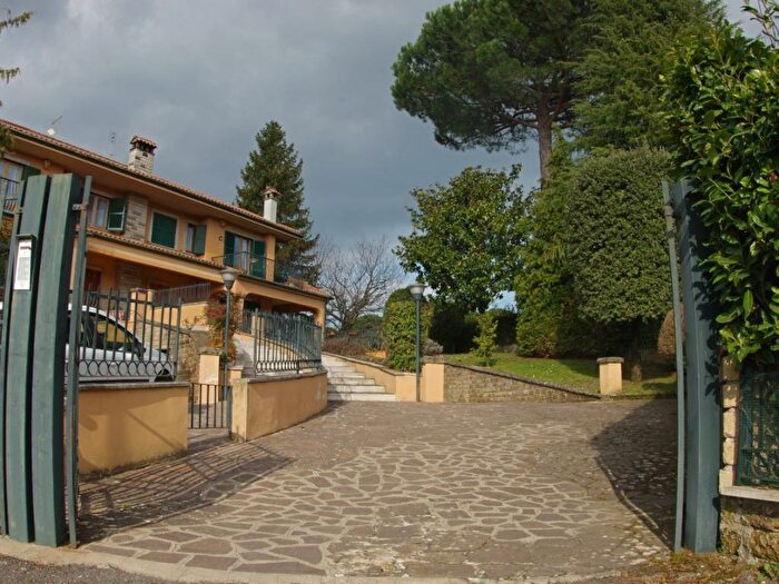 Casa con 6 locali in affitto in VIA VALLE DELLA NOCE, Squarciarelli Casalaccio Pratone, Grottaferrata