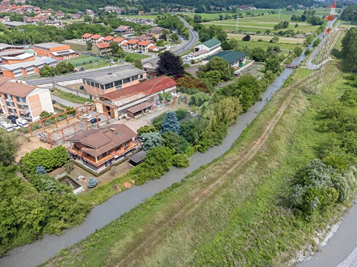 Casa con 9 locali in vendita in Via Gravè, Borgone Susa