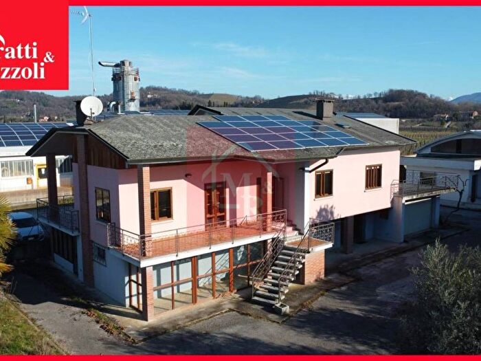 Casa con 6 locali in affitto in Via Giovanni ventitreesimo, Corno di Rosazzo