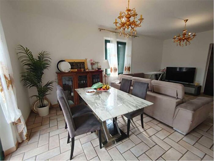 Appartamento con 6 locali in affitto in Centro, Gualdo Cattaneo