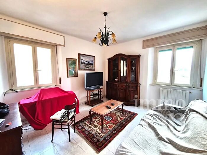 Appartamento trilocale in vendita in Via Bengasi, Livorno