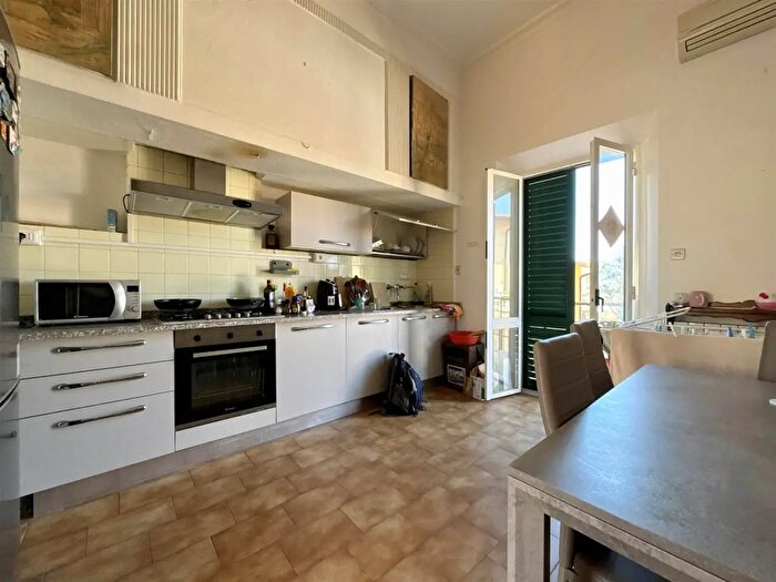 Appartamento con 5 locali in vendita in Empoli