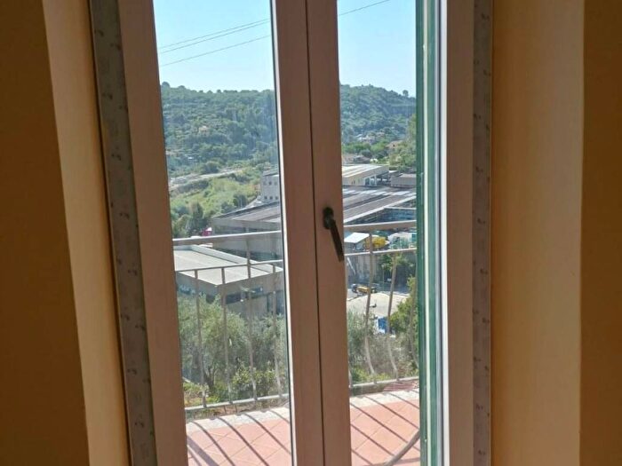 Appartamento trilocale in affitto in Via Rosa, Borgo Sant'Agata Borgo d'Oneglia Costa d'Oneglia, Imperia