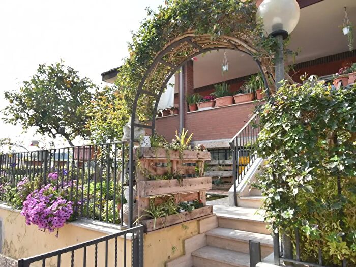 Casa con 5 locali in vendita in Via delle Moratelle, Roma