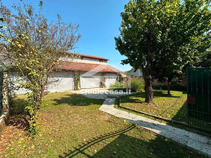 Casa con 13 locali in vendita in Via Brune, Ripalta Cremasca